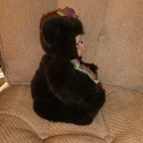 Vintage Porcelain Doll Face Musical Bear Heirloom Collections Signed 1996 - Picture 9 of 16
